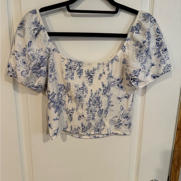 Love Tree Blue and White Floral Blouse - Picture 3 of 3